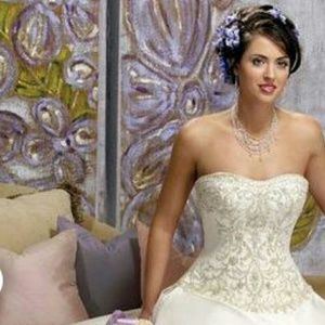 Wedding gown size 14